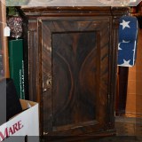 F112. Wall mounted cabinet.